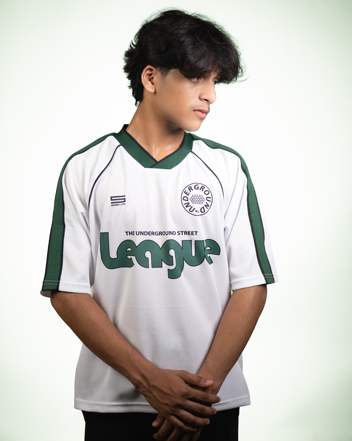 [GREEN] UNDERGROUND LEAGUE PREMIUM JERSEY TEE IN WHITE.