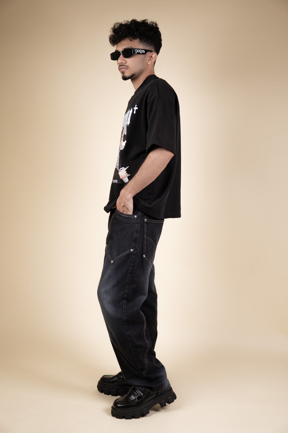 "RETRO FADE JEANS: Deep Indigo Geometric Baggy Denim"