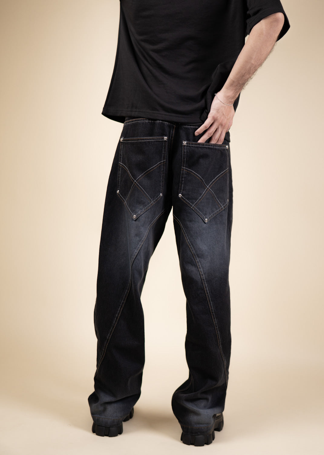 "RETRO FADE JEANS: Deep Indigo Geometric Baggy Denim"